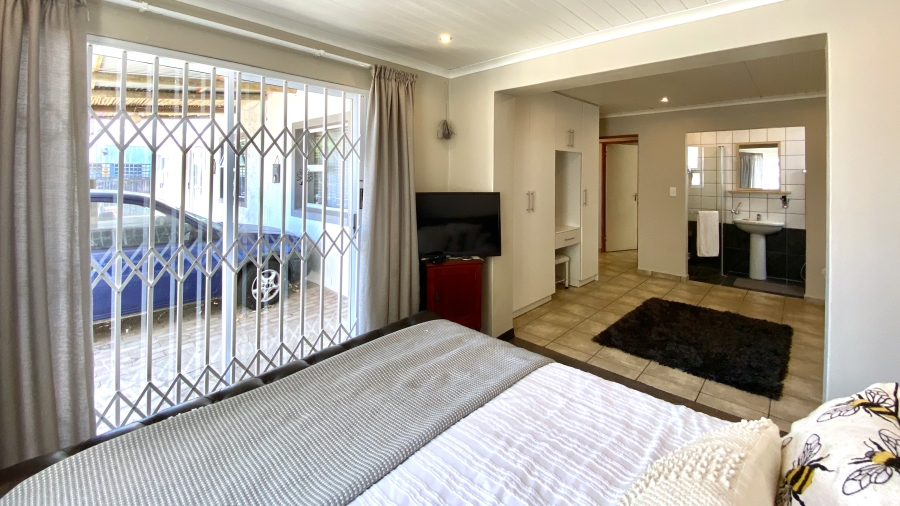 4 Bedroom Property for Sale in Velddrif Western Cape